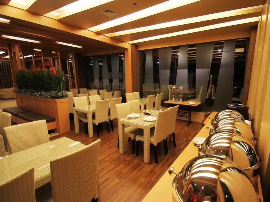 The L Hotel Entertainment Batam Exterior photo
